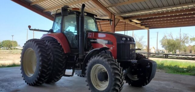 Versatile 190 tractor for sale in great condition in public auction offered by Kiefer Auctioneers in West Texas