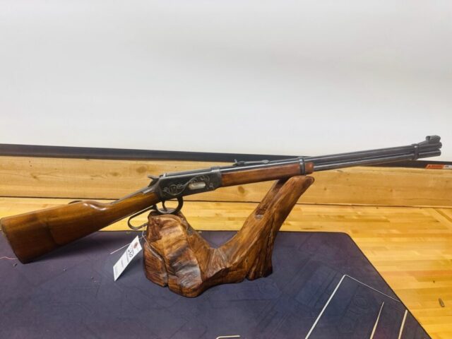 sporting arms in in public auction offered by Kiefer Auctioneers in Texas