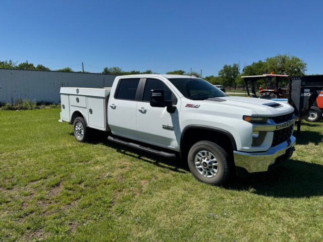 Chevrolet Z71 truck for sale in upcoming auction offered by Kiefer Auctioneers in Texas
