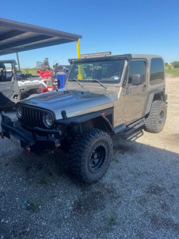 Jeep Wrangler for sale in upcoming auction offered by Kiefer Auctioneers in Texas