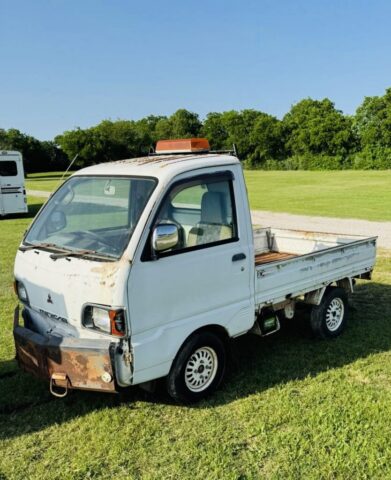 Used Mitsubishi Minicab truck for sale in upcoming public auction offered by Kiefer Auctioneers in Texas