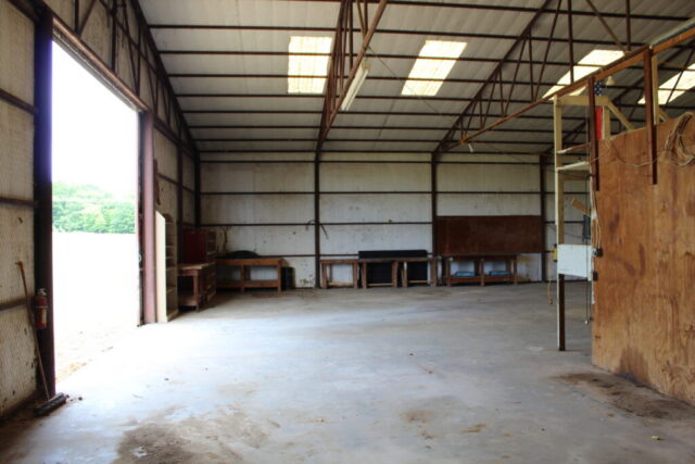 North Texas land auction in Decatur Texas offering 10 acres with shop, water well, and country property potential.