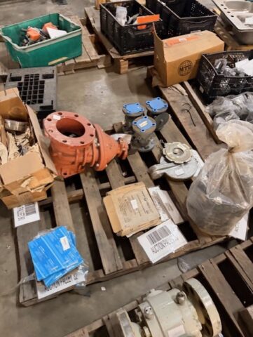 Kennedy Valve 4-inch Resilient Wedge Gate Valve for sale in upcoming public auction offered by Kiefer Auctioneers in Texas